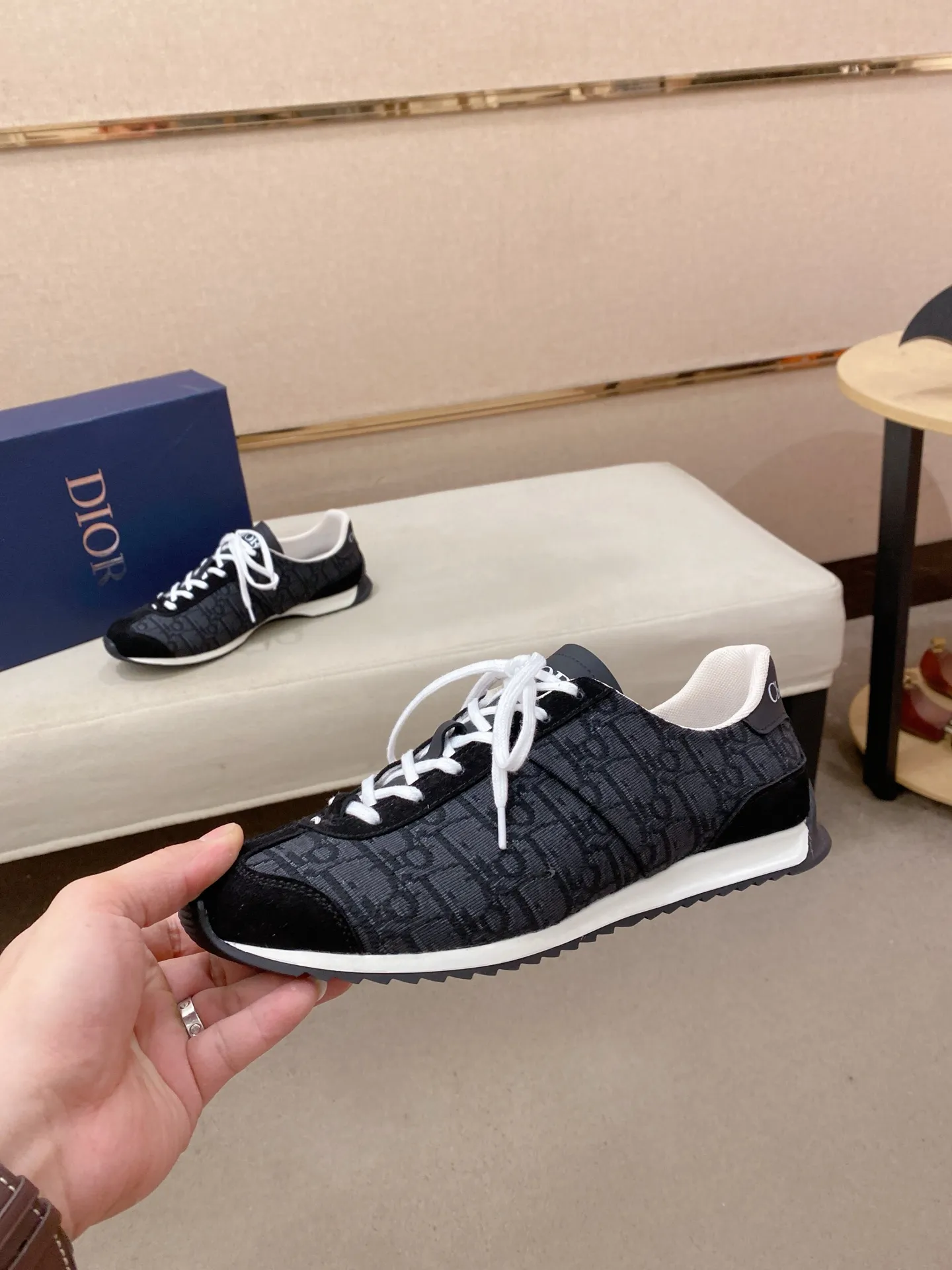 Men's shoes💰: 440💰Couple style💏 [Dior·Dior] New casual sports style men's shoes, new spring and summer design, perfect workmanship, lace-up lazy style to create wardrobe quality, upper: imported first-layer cowhide, mesh breathable lining soft and comfortable, ultra-light TPU wear-resistant outsole, simple, versatile fashion men's shoes, excellent color code number 35--44. (45,46 customized items are not returnable or exchangeable)